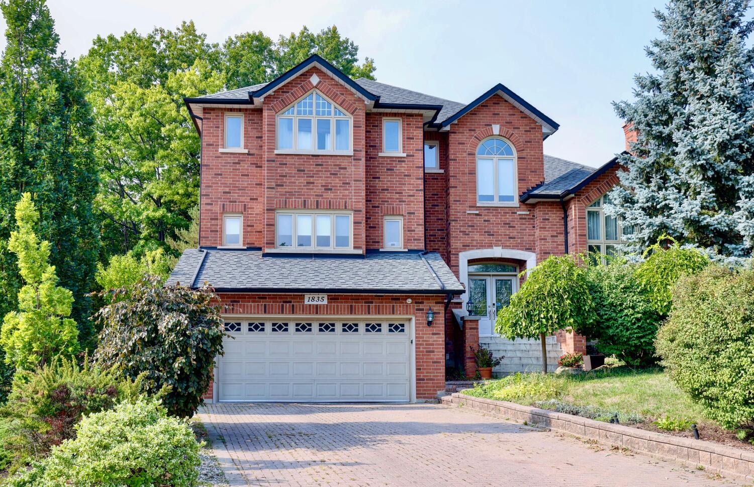 1835 Chesbro Court, Mississauga Phinney Real Estate