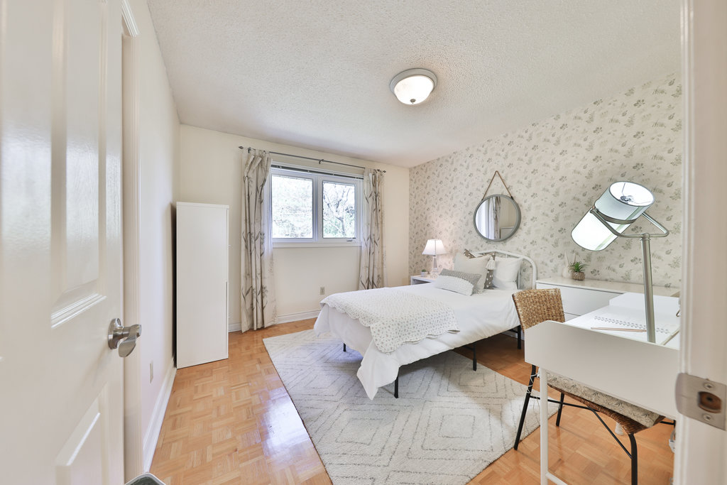 1869 Friar Tuck Court, Mississauga Phinney Real Estate