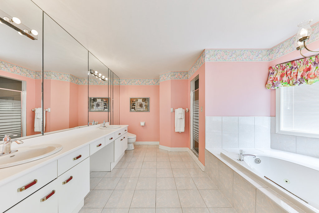 3952 Rolling Valley Drive, Mississauga Phinney Real Estate